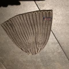 Gorro, como reportado por MEININGER Hotel Amsterdam City West utilizando o iLost