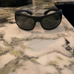 Occhiali da sole, come riportato da Van der Valk Hotel Heerlen utilizzando iLost