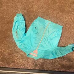 Casaco, como reportado por Van der Valk Hotel Apeldoorn - De Cantharel utilizando o iLost