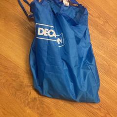 Poltsa, gisa salatu by Loveland ADE | Mediahaven & Theater Amsterdam iLost erabiliz