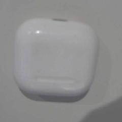 Fejhallgató tok boitier airpod, amint azt Relais Azalys az iLost segítségével jelentette.