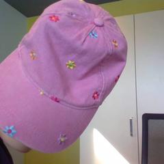 Casquette, a été signalé par MEININGER Hotel Lyon Centre Berthelot utilisant iLost