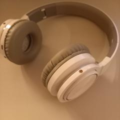 Koptelefoon, come riportato da Adrz utilizzando iLost