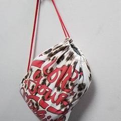 Hátizsák, amint azt Hermes Eindhoven az iLost segítségével jelentette.