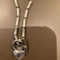 Príslušenstvo Silver, ako bolo nahlásené MEININGER Hotel Brussels City Center pomocou iLost