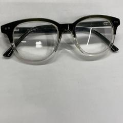 老眼鏡, ha sido reportado por IKEA横浜 con iLost