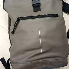 Motxilla Grijs, segons ha informat Qbuzz GD Groningen Peizerweg mitjançant iLost