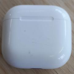 Caixa para airpods, como reportado por Arriva West-Brabant utilizando o iLost