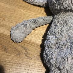 Knuffel, a été signalé par Designer Outlet Roermond utilisant iLost