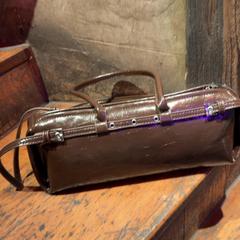 İLost kullanarak Club Nyx/Exit Café tarafından bildirildiği gibi Çanta Brown