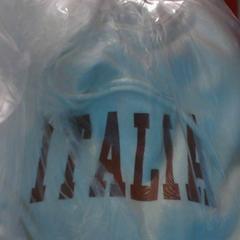 Sweater white italia written in red, as reported by MEININGER Hotel Roma Termini using iLost