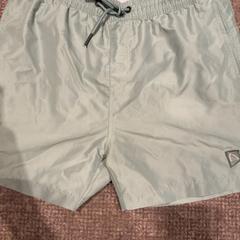 Kurze hose Groen, gemeldet von Van der Valk Hotel Apeldoorn - De Cantharel über iLost