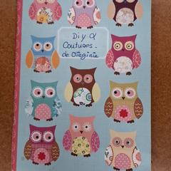 Cahier Bleu avec des hiboux, zoals gemeld door IKEA Grenoble met iLost