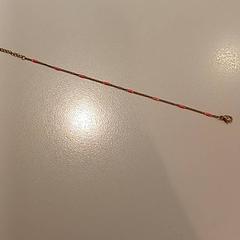 Karkötő Roze en Goud, amint azt Padualaan 97 az iLost segítségével jelentette.