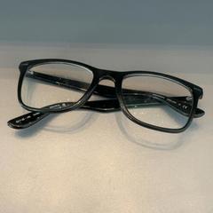 Brille Plastic black, gemeldet von MEININGER Hotel Amsterdam Amstel über iLost