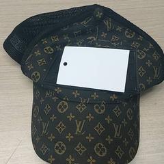 Kleding - Pet, jak nahlášeno Regio Limburg - Leuven pomocí iLost