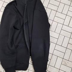 Kleding - Sweater, gemeldet von Centraal magazijn über iLost