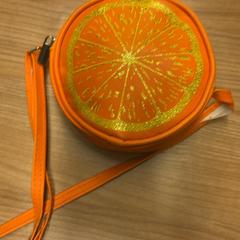 Táska, amint azt Pathé Spuimarkt az iLost segítségével jelentette.