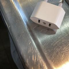 Adaptateur, a été signalé par MEININGER Hotel Berlin Alexanderplatz utilisant iLost