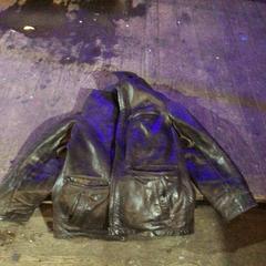 Jas Bruin leer, como reportado por De Heeren van Aemstel utilizando o iLost