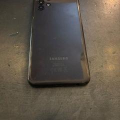 Teléfono zwart Samsung, segundo informou Van der Valk Hotel Assen usando iLost