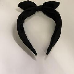 カチューシャ, ha sido reportado por IKEA鶴浜 con iLost