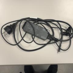 어댑터 Zwart, iLost를 사용하여 Vrije Universiteit Amsterdam에 보고됨