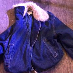 Chaqueta Donkerblauw/spijker, ha sido reportado por De Heeren van Aemstel con iLost