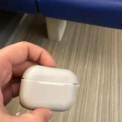 Airpods met grijze hoesje, ha sido reportado a iLost