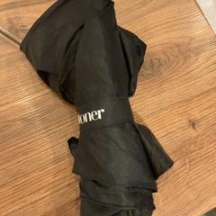 Paraply, som rapportert av MEININGER Hotel Marseille Centre la Joliette ved bruk av iLost