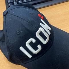 Keps zwart, rapporterat av VITAZ campus Sint-Niklaas med iLost