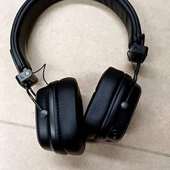 Headphones, as reported by Qbuzz GD Groningen Peizerweg using iLost