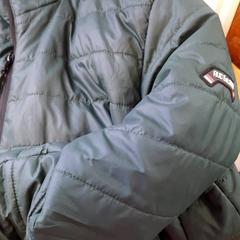 Bunda Groen nylon, jak nahlášeno Connexxion Zeeuws-Vlaanderen pomocí iLost