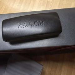 Caixa de óculos obal brýle, como reportado por IKEA Brno utilizando o iLost