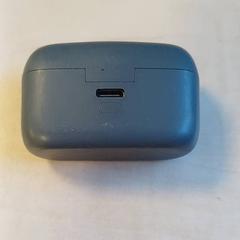 Funda per a auriculars, segons ha informat Qbuzz GD Groningen Peizerweg mitjançant iLost
