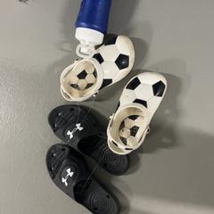 Papucs & Vizesüveg, amint azt Silver Sands Beach az iLost segítségével jelentette.