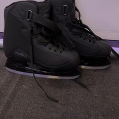 Ice skates, as reported by Schaatsbaan Rotterdam using iLost