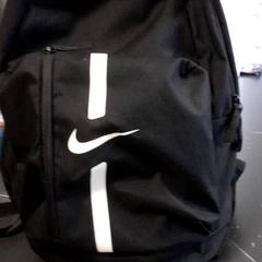 Ryggsekk Zwart Nike, som rapportert av Qbuzz servicepunt  Emmen ved bruk av iLost