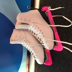 Schlittschuhe, gemeldet von Schaatsbaan Rotterdam über iLost