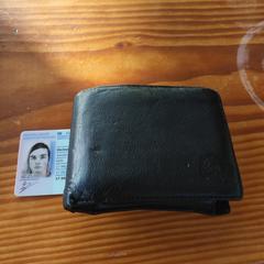 Zwarte lederen portomonee, sander derksen, jak bylo nahlášeno na iLost