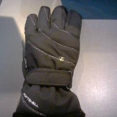 İLost kullanarak SnowWorld Landgraaf tarafından bildirildiği gibi Eldiven