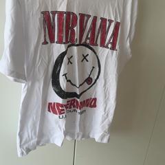 셔츠 Nirvana - Primark, iLost를 사용하여 Regio Limburg - Leuven에 보고됨