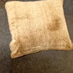 İLost kullanarak Mövenpick Hotel Amsterdam City Centre tarafından bildirildiği gibi Yastık