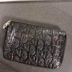 Pénztárca, amint azt Breng Nijmegen az iLost segítségével jelentette.