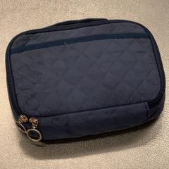 ポーチ がiLostで IKEA Tokyo-Bay によって報告されました