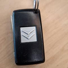 Kluczyk samochodowy, zgłoszono przez IKEA Lyon Grand Parilly przy użyciu iLost