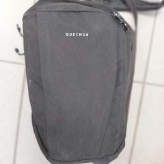 حقائب الظهر والحقائب النهارية zwart، كما تم الإبلاغ عنه بواسطة Regio Oost-Vlaanderen عبر iLost