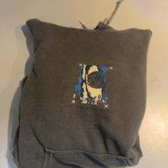 Mikina, jak nahlášeno Padualaan 101 pomocí iLost