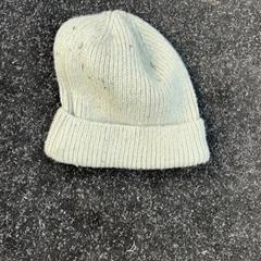 Gorro Groen, ha sido reportado por Schaatsbaan Rotterdam con iLost