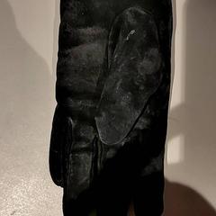 Rukavice, jak nahlášeno Bibliotheek Neude (Utrecht) pomocí iLost